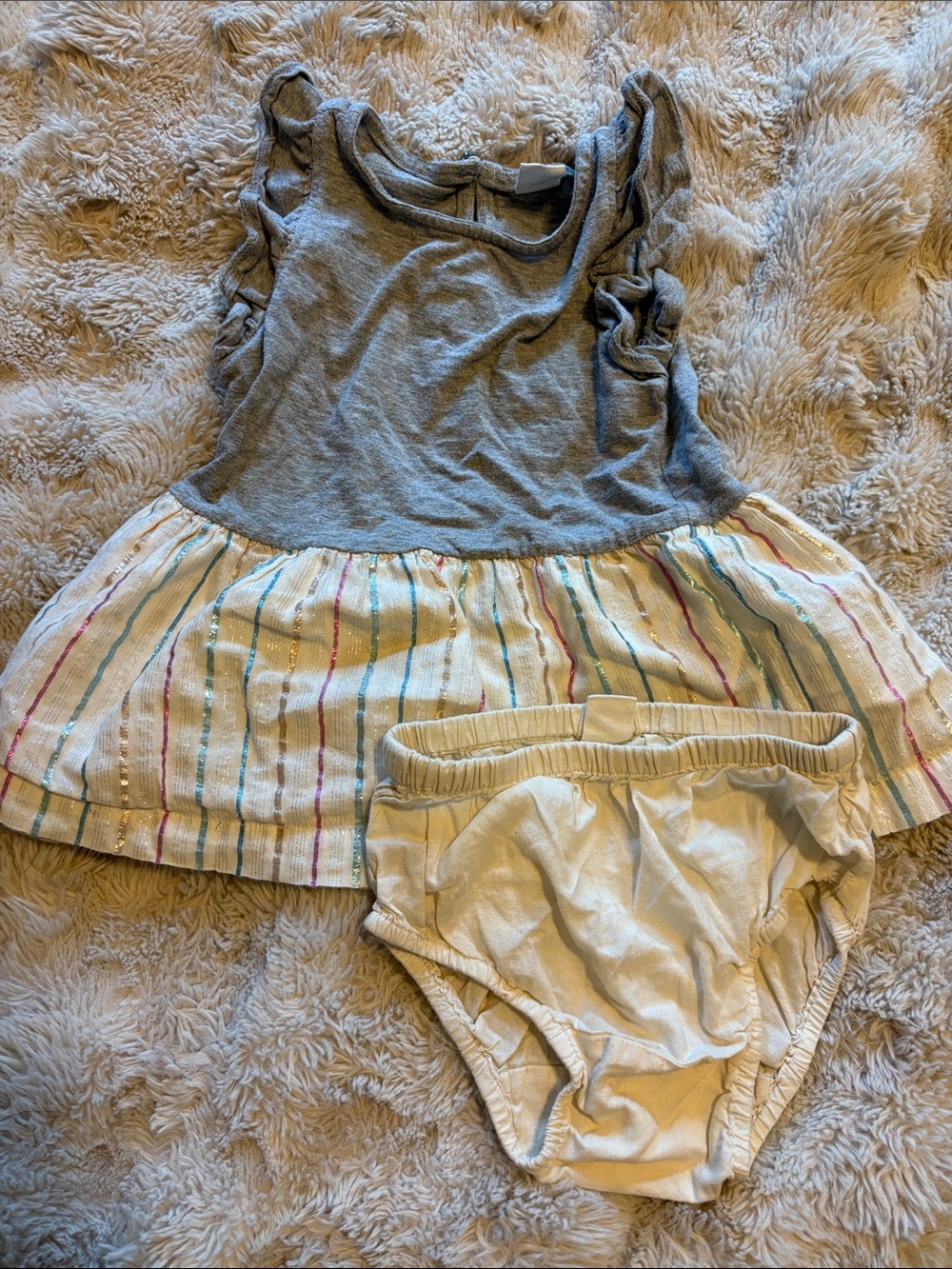 Baby Gap Girls Gray Ruffle Sleeve Dress with Cream Bloomer